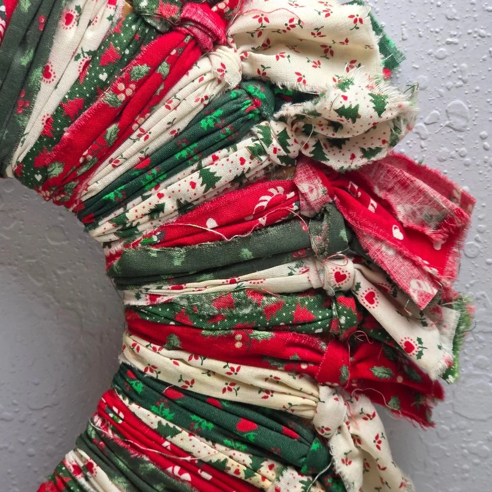 Handmade Heart Wreath‎ Christmas Fabric Tie Red Green Cream Santa Bow Farmhouse